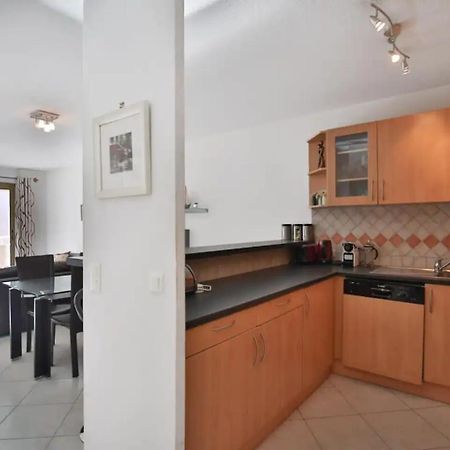 Charming Two-Bedroom Apartment With Balcony And Garage By The Marina 昂蒂布 外观 照片