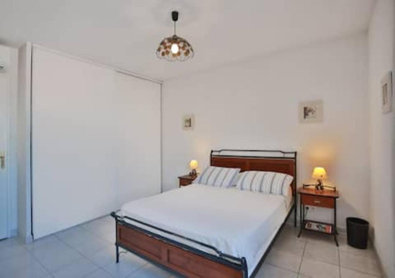 Charming Two-Bedroom Apartment With Balcony And Garage By The Marina 昂蒂布 外观 照片